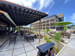 Restoran atau tempat lain untuk makan di Myah's Hotel