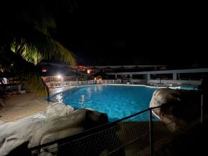 Piscine de l'établissement Magnifique logement vue mer! ou située à proximité