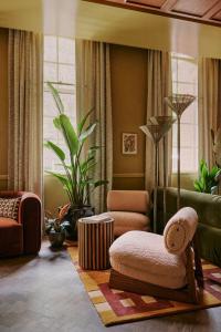 Predel za sedenje v nastanitvi Ember Locke Kensington