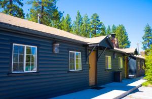 Gallery image of Sessions Retreat & Hotel in Big Bear Lake