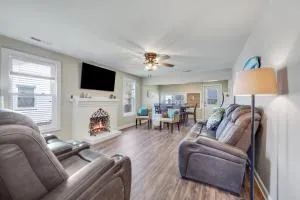 Beachy Keen, North Myrtle Beach beach single-family house, 150 feet to ocean! Pets welcome!