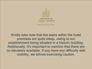 una captura de pantalla de un mensaje de texto sobre un hotel en Amsterdam Canal Hotel, en Ámsterdam