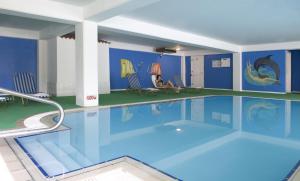 Bazén v ubytování Mayfair Hotel nebo v jeho okolí