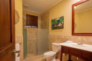 Vannituba majutusasutuses Bougainvillea 5102 Luxury Apartment - Reserva Conchal