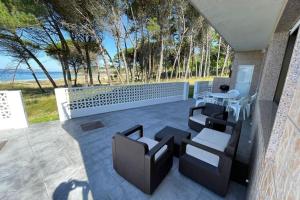 Zdjęcie z galerii obiektu Apartment in Sanxenxo with Ocean View w mieście Sanxenxo