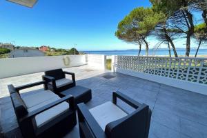 Zdjęcie z galerii obiektu Apartment in Sanxenxo with Ocean View w mieście Sanxenxo