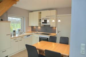 Köök või kööginurk majutusasutuses Haus Carolin App 3 inkl WLAN