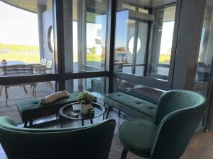 Adventure Hotel Hellissandur的休息区
