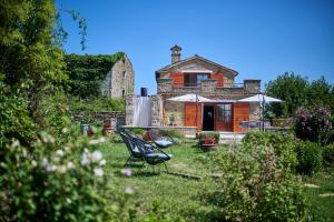 Vrt u objektu Casa del Conte - Peaceful Hideaway in North Istria