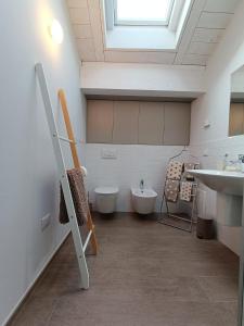 Kúpeľňa v ubytovaní [Piazza San Secondo] Incantevole appartamento WiFi