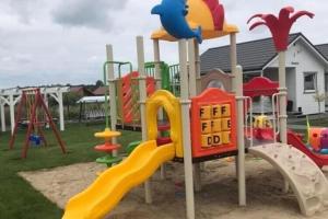 Children's play area sa Comfortable and cozy holiday homes for 5 people Ch opy