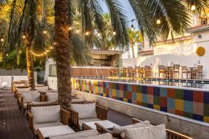 Foto dalla galleria di King Jason Paphos - Designed for Adults by Louis Hotels a Paphos