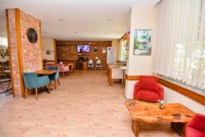 The lobby or reception area at Karacan Park Hotel