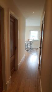 Gambar di galeri bagi Apartment with Private Pool Sleeps 5 di Mitchelstown