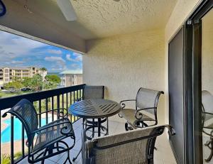 A balcony or terrace at Boca Vista 245