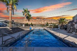 Πισίνα στο ή κοντά στο CR 1463 -- Luxurious Copper Rock Home - Golf Views - Pool-Spa