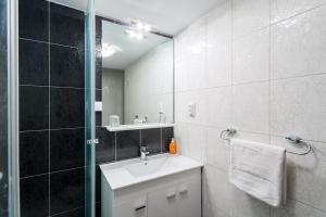 Ein Badezimmer in der Unterkunft Adriatic Queen Residence