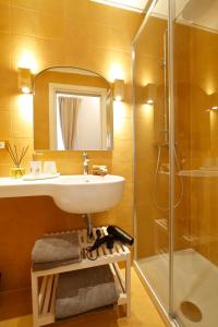 Koupelna v ubytování BREATHE LIGURIA - LUCY 1 bedroom and 1 apartment in a newly renovated nineteenth-century building in the historic center near the sea + 5 fotografií