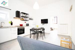 Kuchyň nebo kuchyňský kout v ubytování LeS House - Apartment 1 by TuscanyWeGo + 12 fotografií