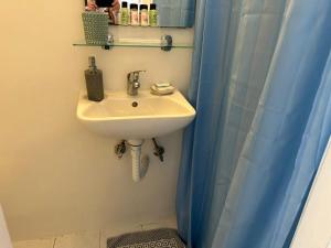 Koupelna v ubytování Room to rent + 14 fotografií