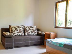Posezení v ubytování Holiday Home Kemp Stříbrný rybník-5 by Interhome