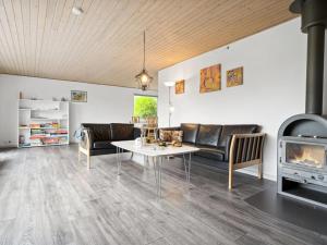 Posezení v ubytování Holiday Home Kolle - 3-2km from the sea by Interhome + 21 fotografií