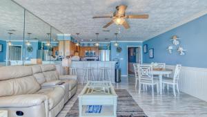Posezení v ubytování Crystal Villas 6A - Just a few steps and your toes will be in the sand with Beach Service Included