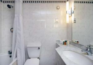Hilton London Watford的一间浴室