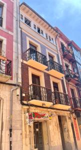 Το κτήριο όπου στεγάζεται  το διαμέρισμα