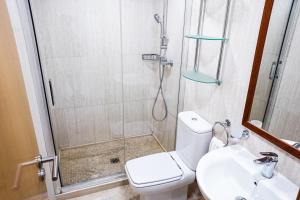 Koupelna v ubytování Malibu Mansions Increible apartamento con jacuzzi + 9 fotografií