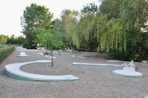 Les Touches-de-Pérignyにあるla maison d'hôtes des Charentesのギャラリーの写真