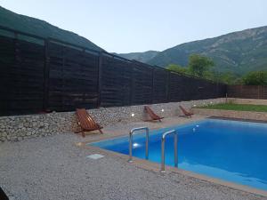 Kolam renang di atau dekat dengan Vikendica sa bazenom u Mostaru