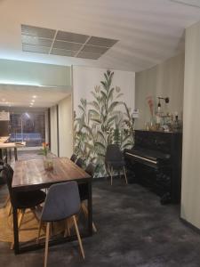 Majoituspaikan Logement de Ville 4 chambres proche de Lille keittiö tai keittotila