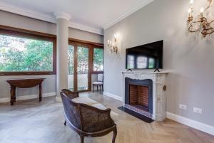 Gallery image of BMGA l Chic and Charm 3Bdr Apt in Coppedè District in Rome