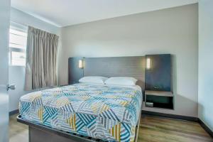 Postel nebo postele na pokoji v ubytování Motel 6-Bend, OR