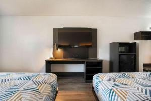 Postel nebo postele na pokoji v ubytování Motel 6-Bend, OR