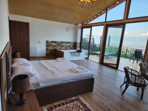 Postel nebo postele na pokoji v ubytování Guest House Kusika + 37 fotografií