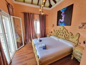 Giường trong phòng chung tại Villa Habibi Luxury 5A +37 ảnh