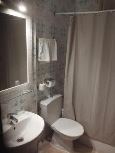 Koupelna v ubytování Hospedería Lucano