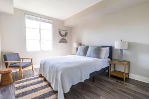 Luxury 2bed 2bath apartment La brea