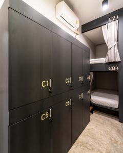 PIER 808 Hostel客房内的一张或多张床位