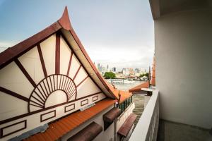 PIER 808 Hostel的阳台或露台