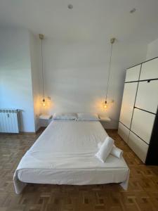 Postel nebo postele na pokoji v ubytování Hermosilla rooms