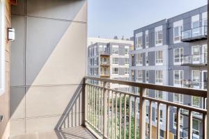 Imagen de la galería de Bellevue 2br w yoga studio nr restaurants SEA-628, en Redmond