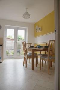 Gallery image of Modern Roomy 3 BR Home Pershore in Pershore