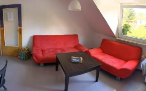Monkey Factory - Mini Home-Stay Hostel的休息区