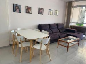 Imagen de la galería de Ground floor facing the sea, in complex with pool and common areas, en Barcelona