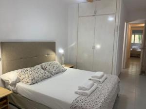 Imagen de la galería de Ground floor facing the sea, in complex with pool and common areas, en Barcelona