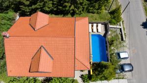 Der Swimmingpool an oder in der Nähe von Guest house Donna