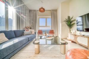 Posezení v ubytování Mangrove Place, Reem Island, Abu Dhabi - Mint Stay